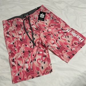HURLEY BOARDSHORTS - size 30